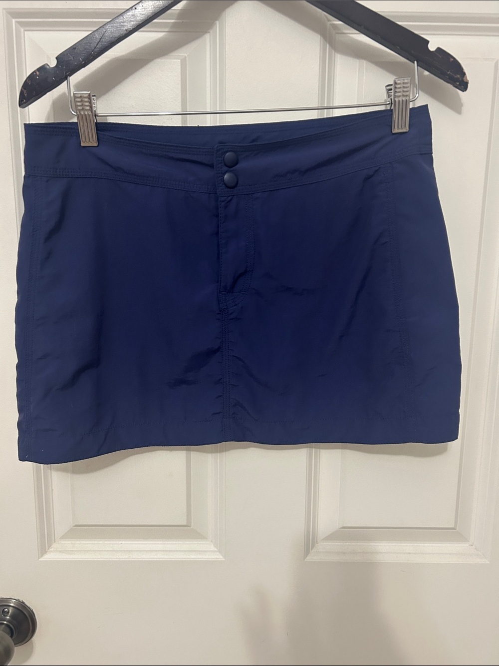 L.L. Bean  Nylon Mini Skirt size 8, navy blue